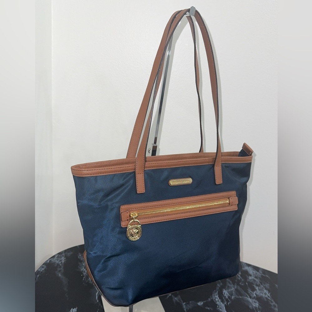 MICHAEL KORS Handbag Kempton Navy Nylon Tote Bag -AUTHENTIC-